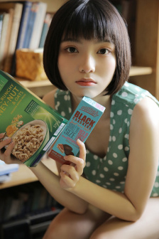 隔壁的女孩中文字幕